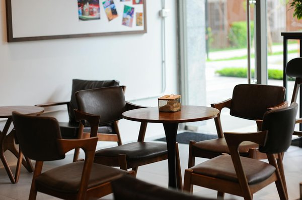 Trasforma il Tuo Pavimento in Legno: Segreti e Tecniche Essenziali per Restaurare una Casa Colonica Storica